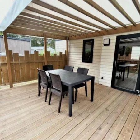 Campsite Mobil-home Confortable Avec Terrasse A Pour 5 Personnes - Api-1-52-1551 *