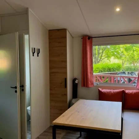 Mobil-home Confortable Avec Terrasse A Pour 5 Personnes - Api-1-52-1551 Espelette