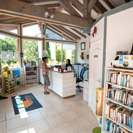 Mobil-home Confortable Avec Terrasse à Pour 5 Personnes - Api-1-52-1551 Campeggio Espelette